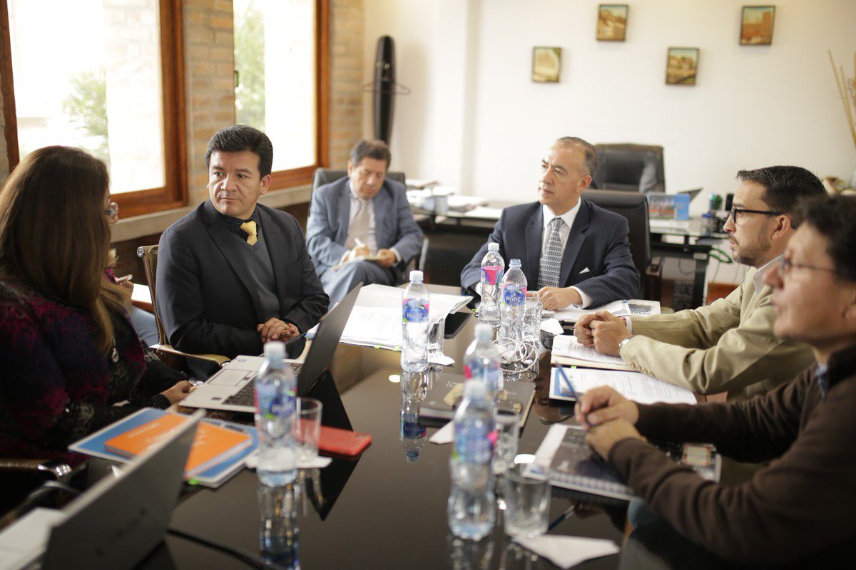 RoqueOrdone's tweet image. Esta mañana nos reunimos el Directorio de la @EDEC_EP donde 
se trató sobre la situación económica  y las diferentes unidades de negocio que tienen a su cargo y como repotenciar los mismos.