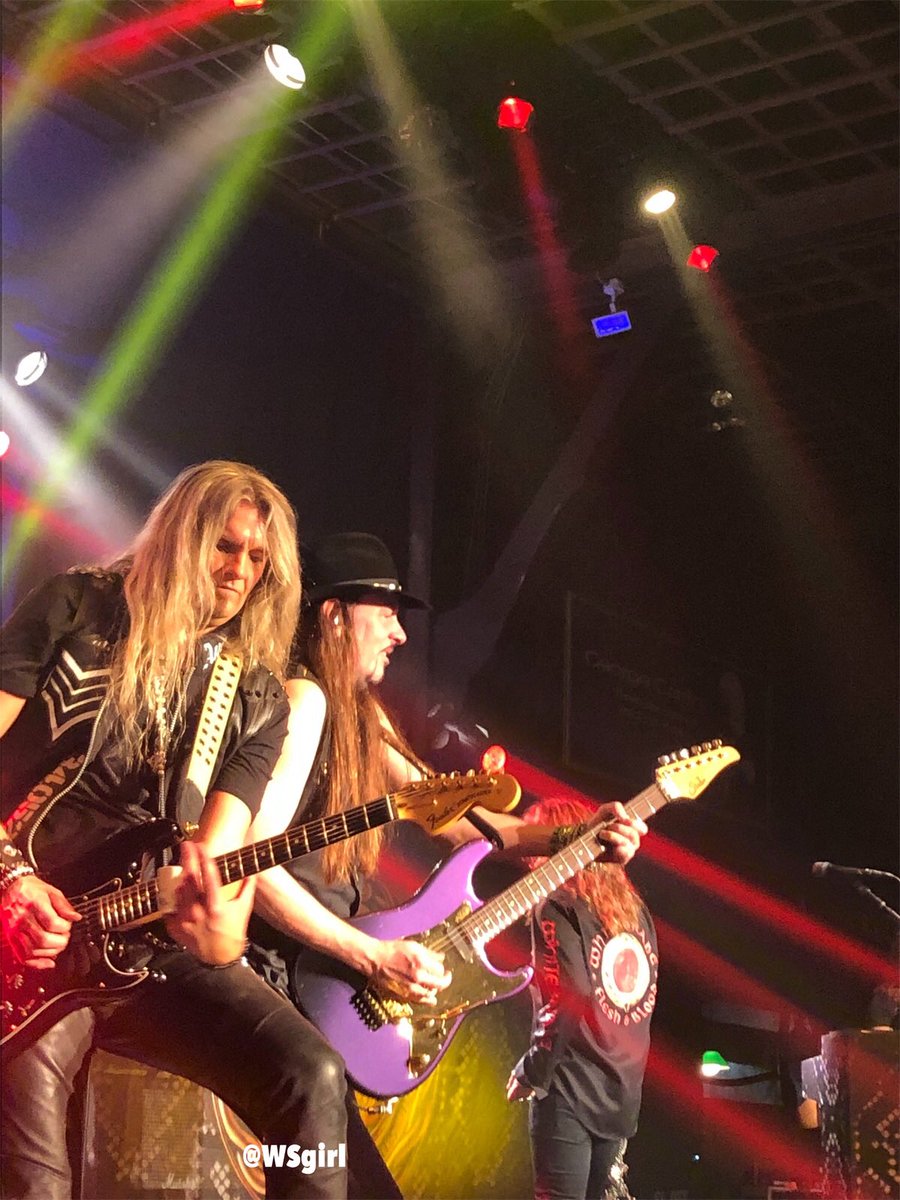 WSnakewoman's tweet photo. For Whitesnake Wednesday memories from the Flesh and Blood tour (my pics) #WhitesnakeWithdrawals #HotSnakeBoys πβ€οΈππΈπ₯π€βοΈπ#WantToSeeThemAgain https://t.co/lj50HrQVUP