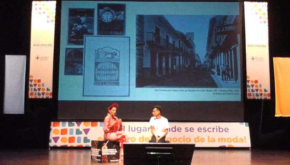 Telemedellin's tweet photo. ¿Cómo se vistieron los medellinenses entre 1900 y 1950?
Conéctate Pabellón del Conocimiento
Yo veo #Colombiamoda2019 #ConectaSaberes
Click acá para verlo >> (link: https://t.co/VNu0nsyhnY)
@upbcolombia
@INEXMODA https://t.co/8cCijKrOT0