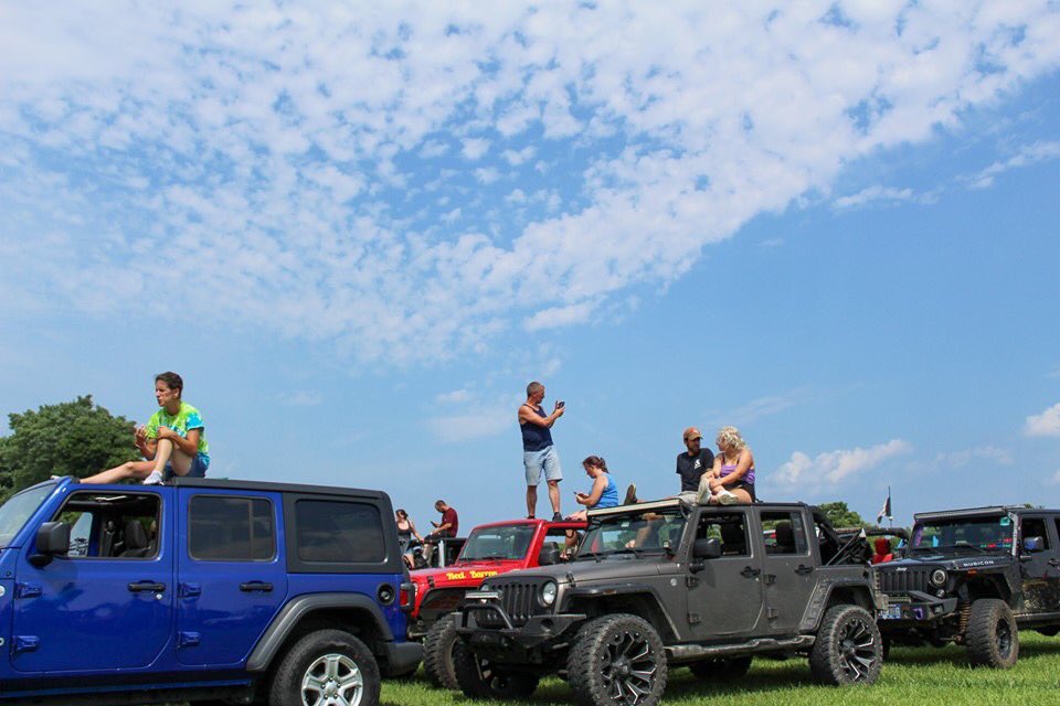 IslandClubPIB's tweet photo. #JeepInvasion was a blast! We cannot wait until next year! #pib #putinbay https://t.co/Xx0Ac3Hswp