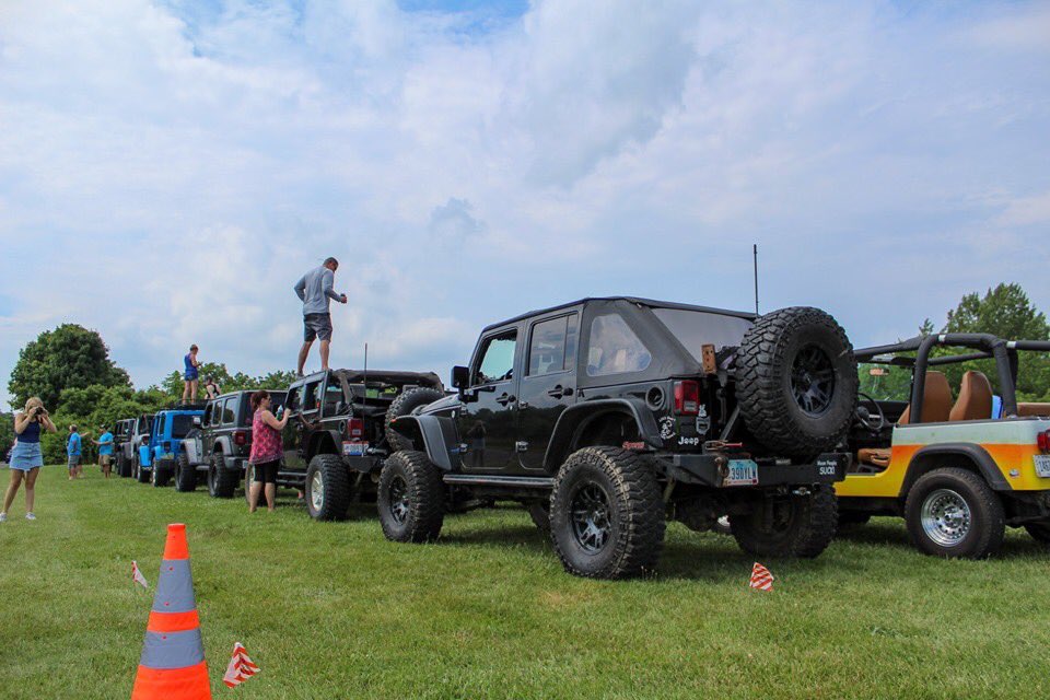 IslandClubPIB's tweet photo. #JeepInvasion was a blast! We cannot wait until next year! #pib #putinbay https://t.co/Xx0Ac3Hswp