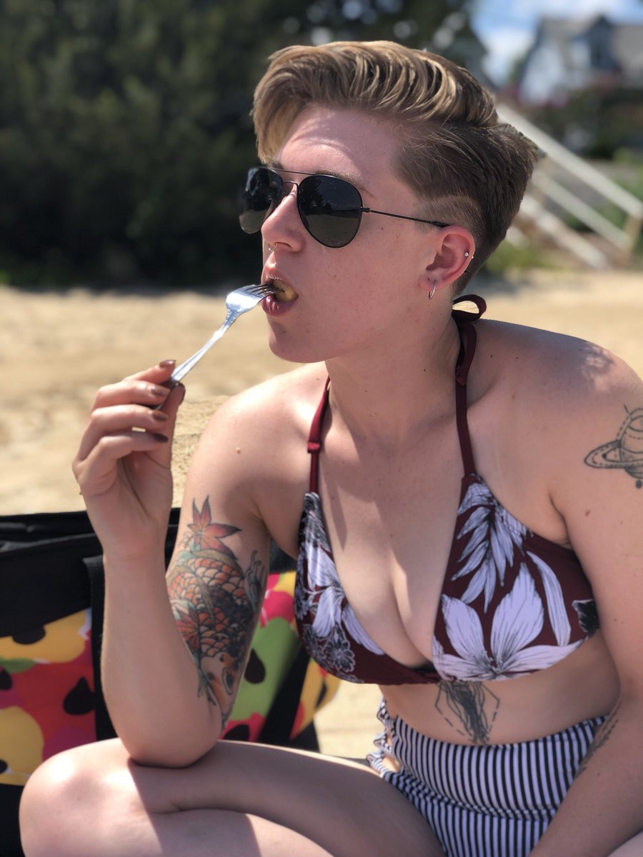 DevynnMami's tweet photo. Had a great day at the beach! 🏖 Dm me for some premium pictures ;) like and RT for a surprise DM!!! Follow my premium SC at Devynn_mami for more 🥰😘 #nudes #premium #premiumsnapchat #nsfw #babygirl #ass #titties https://t.co/dfCQ2S1zbv