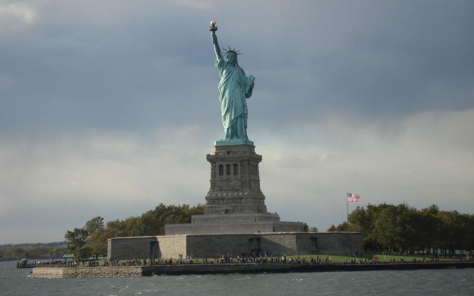uriglobal's tweet photo. "Give me your tired, your poor, your huddled masses yearning to breathe free..." URI Founder &amp; President The Rt. Rev. William E. Swing reminds us of "America's Standing #Immigration Policy" written on the #StatueOfLiberty - https://t.co/XeEFzsDBVr https://t.co/kKBy7eysOj