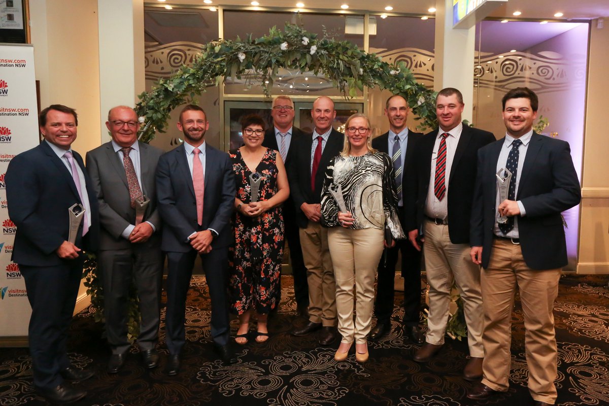 CottonAustralia's tweet photo. HIGH ACHIEVERS RECOGNISED AT THE 2019 AUSTRALIAN COTTON INDUSTRY AWARDS ➡️ https://t.co/zBYpqkOKW1 @auscottonawards #CottonAwards https://t.co/DMf2Du9qXF