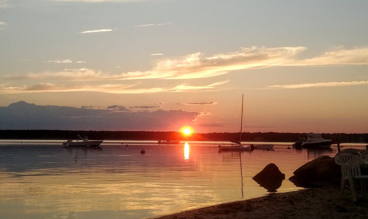 Good night #CapeCod, from Waquoit Bay. @ericfisher @capecodweather @StormHour @JustSunsetVibes