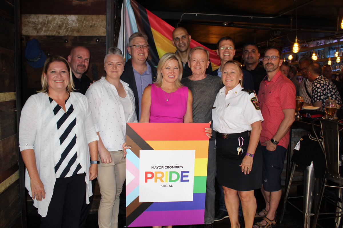 BonnieCrombie's tweet photo. 🏳️‍🌈Great turnout for my first-ever #PRIDE Social! Thank you to everyone who came out tonight to show their support for our City’s vibrant 2SLGBTQ+ community! Love is love #Mississauga 🏳️‍🌈 https://t.co/eT0wCiunJ3