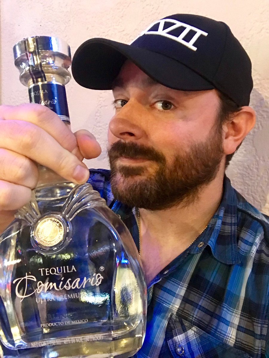ChrisYoungMusic's tweet photo. Doing National Tequila Day right!!! https://t.co/VkAnGY8sVF