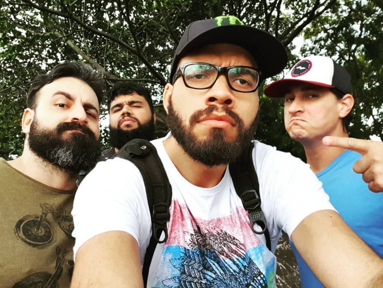 TurmaDaCozinha's tweet photo. Só tem malandro na foto 😎😂// Stéh https://t.co/vpfiPLM4KH