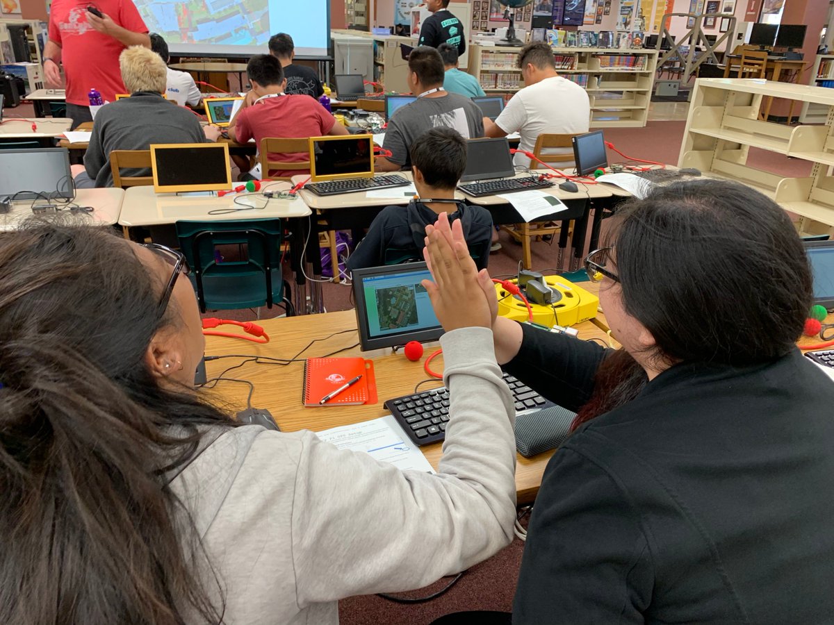 We take for granted technology around us. Campers learned how GPS works and issues to anticipate. The challenge and the joy! @ #GenCyberCamp Hawaii <a href="/WaipahuHigh/">Waipahu High School</a> with <a href="/DSUGenCyber/">GenCyber @ DSU</a>