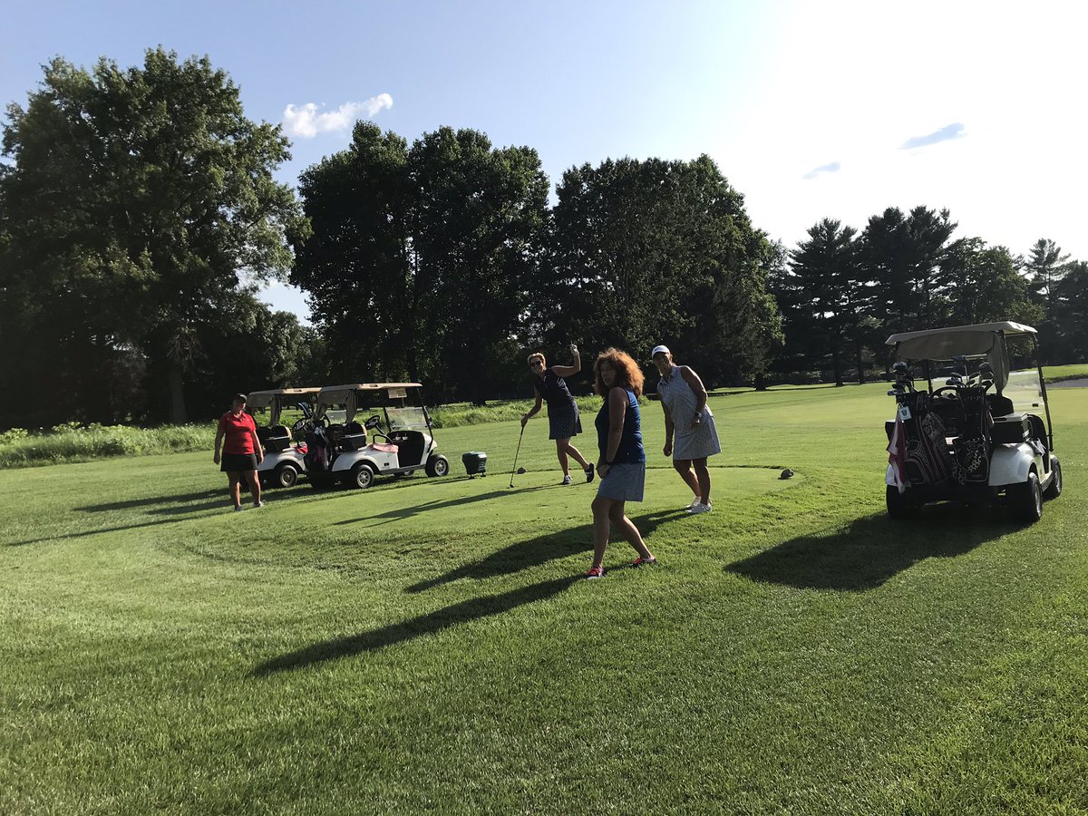 JakeHoustonGolf's tweet photo. Great turn out for our 4th Sip & Swing tonight! Exciting to see our experienced lady golfers as well as a bunch of new golfers participating! #springfieldoh #springfieldcc #scc #greaterspringfield https://t.co/duuL6pesYS