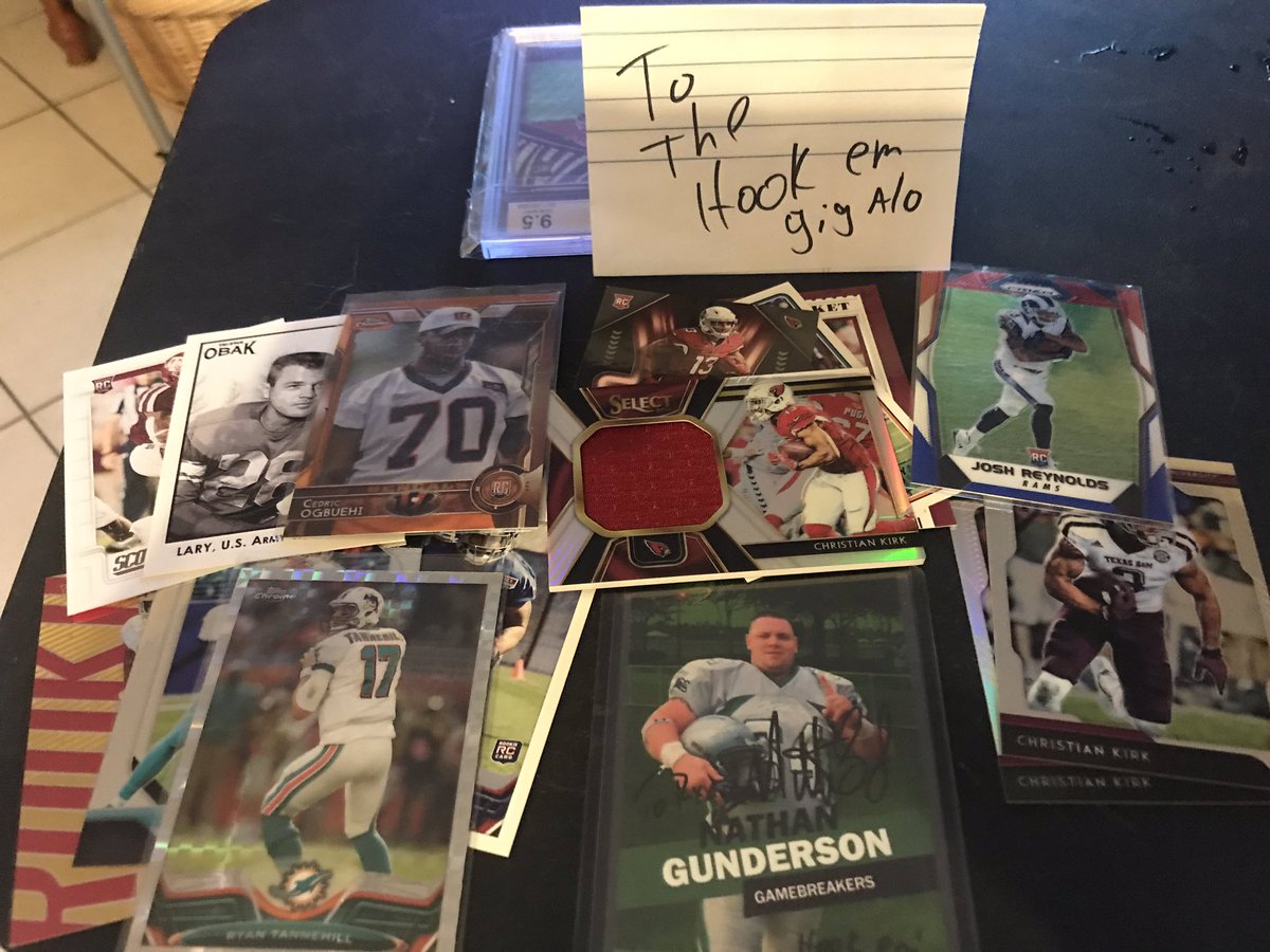 MericaCards's tweet photo. #DoubleMailday from @GundersonNathan The Green RC on bottom got big ass head!!! https://t.co/JGCKccuXBK