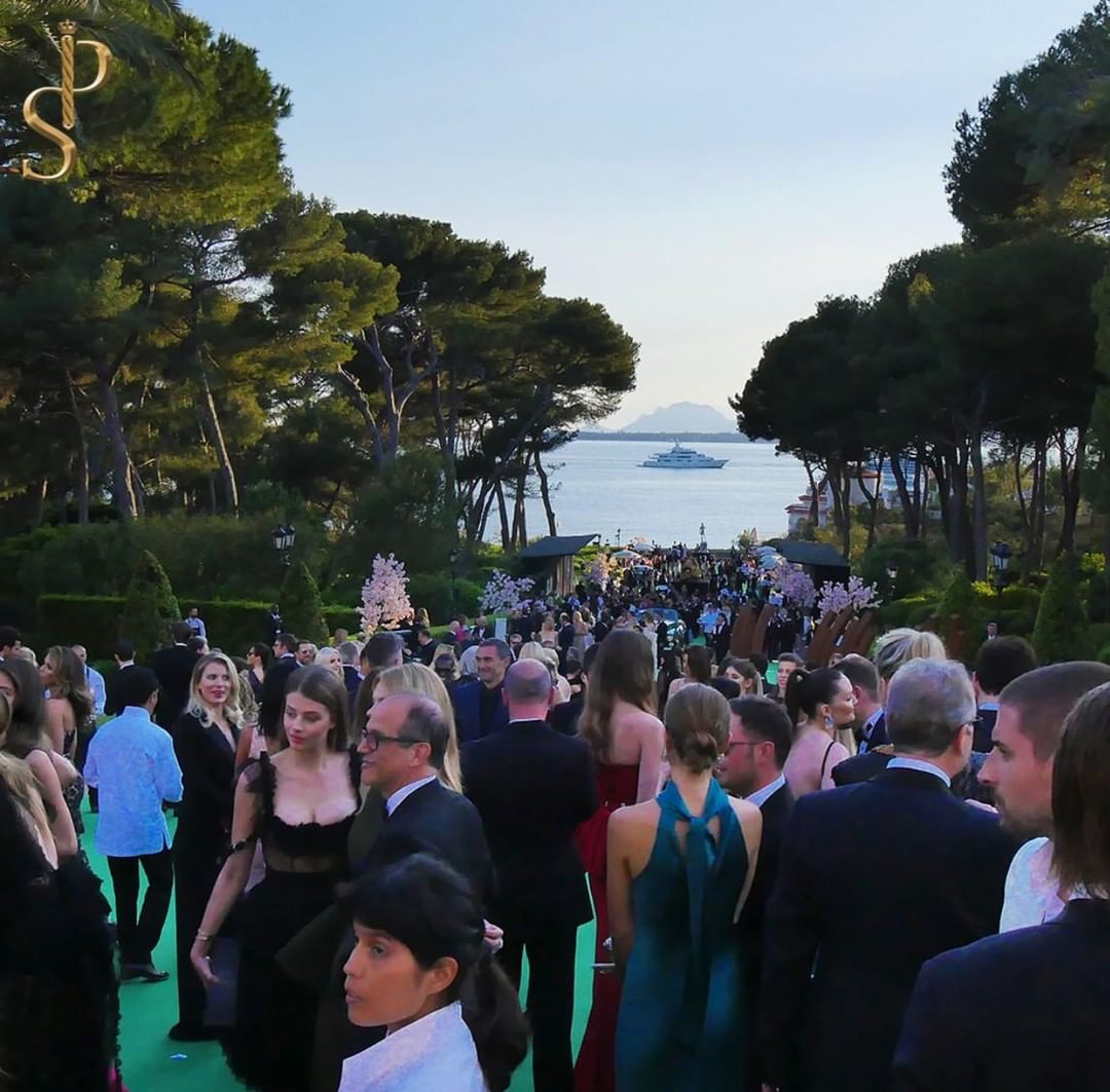 modelsrescorts's tweet photo. @amfAR 2019
@amandanyztrom and @garymichaelwalters @garymwalters again.
#amfar #cannesfilmfestival #escort #tagthesponsor https://t.co/iJd2DUeKR5