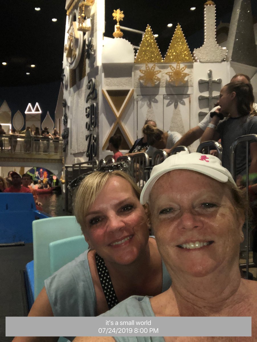LopatAkitas's tweet photo. Ride 17: it's a small world at 8:00 PM #EveryRideWDW @RideEvery @kileipoms #CaneCrew https://t.co/Lf6puHDYCJ