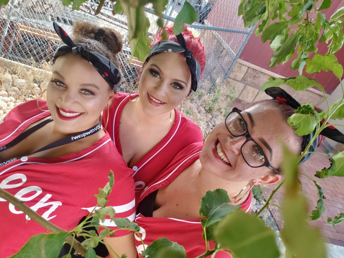 ThomasAirianna's tweet photo. Its TWIN day at work and we killed it!!🔥👌💯
 You know we have to be a little extra in everything we do so we did triplets!👀👀👀
 #SquadGoals #Twinning #Worklife #Queen @PuebloHotChilis @robynncollins @anagoolzbee @loo_lewis @Christop7777 @EvaUptain https://t.co/xTNp4DUHtz