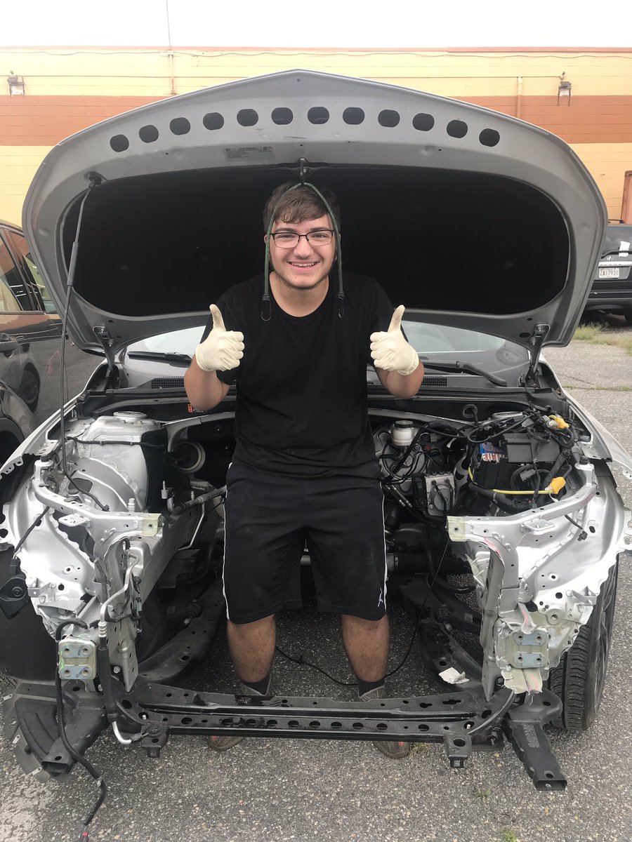 CnDAutoBody's tweet photo. Who needs an engine and a tranny when you got man power 💪 #EngineSwap #FrameReplace #cardoctors https://t.co/hvslR2DCl3