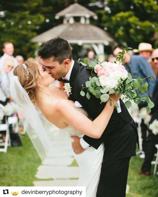 We are so in love with this magical moment from a recent spring wedding in the garden! 

Learn more about getting married with us here: loom.ly/n6D4NNE

Photo by Devin Berry Photography