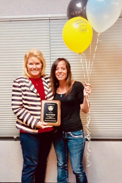PrescottPD's tweet photo. This morning Chief Black had the pleasure of presenting Communications Specialist, Billie, with her 10 Years of Service plaque. Thanks for hard work and dedication Billie, we appreciate your service! #PrescottPD #Congratulations #10Years #ThinYellowLine #Prescott #AZ https://t.co/W2925Ldo9S