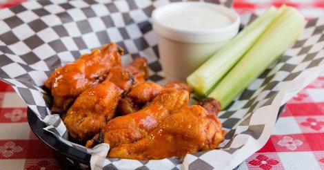 KansasCityBarbe's tweet photo. Food and water are essential to life...  But come on not as much as wings and beer https://t.co/Mg1zVKPSLe