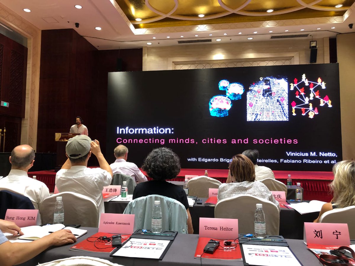 Nettoworks's tweet image. Keynote @ 12th International Space syntax Symposium, Beijing July 11th

presentation bit.ly/2JxjuKe
paper mdpi.com/1099-4300/20/1…

with brilliant coauthors @EdgardoBrigatti, @joaovmeirelles, Fab Ribeiro et al

thanks, @hugospiers for info + fantastic book
#spacesyntax12