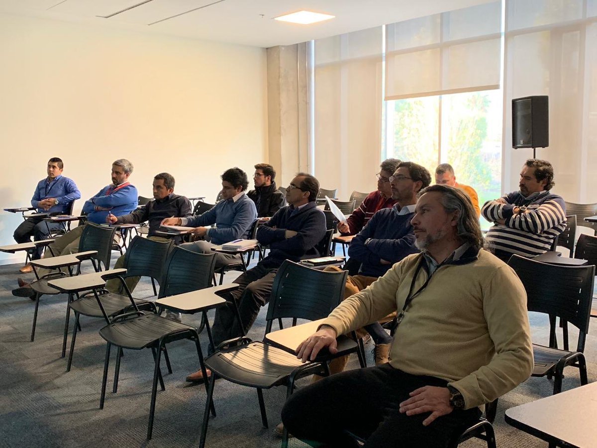 InfiNet_LA's tweet photo. Les compartimos los mejores momentos de la presentación de Carlos Duque de #InfiNetWireless y Daniel Salcedo de #TicaShop en Claro Chile, donde pudieron conocer nuestras nuevas soluciones tecnológicas para el sector Telcos. https://t.co/EYgmICYamW