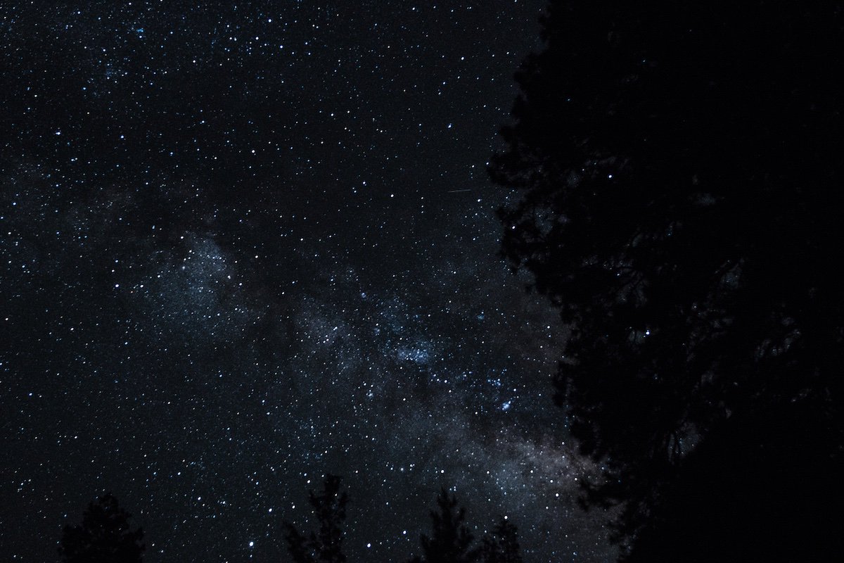SMUinTaos's tweet photo. ✨Twinkle, twinkle! ✨SMU-in-Taos student Harry Wang won the June Field 2019 Photo Contest with his stellar photos of the night sky in Taos. #adventurousstudy #dallas #smu #stars #nightsky #worldchangers #june #smuintaos https://t.co/hwp4ULcczR