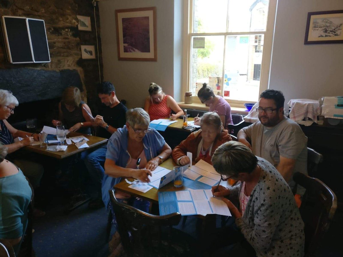 rrichards127's tweet photo. Lovely @DementiaFriends session tonight at The Eagle Penmachno. Thank you for listening and becoming Dementia Friends π #reducingstigma #5keymessages #moretothepersonthandememtia https://t.co/Za1zj0dLmR