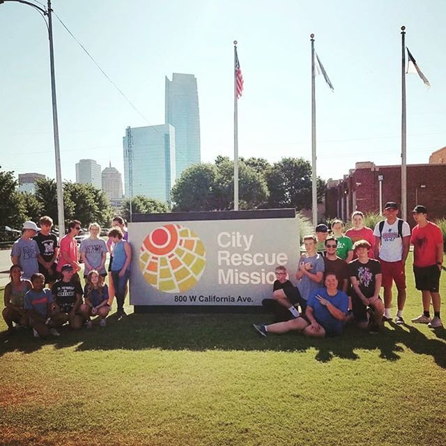 slmstudents's tweet photo. Oklahoma and Minnesota coming together to serve OKC! #LeadmissionsOKC #dreamwildly https://t.co/5Gz7IQVW6y https://t.co/R1za1SGFAB