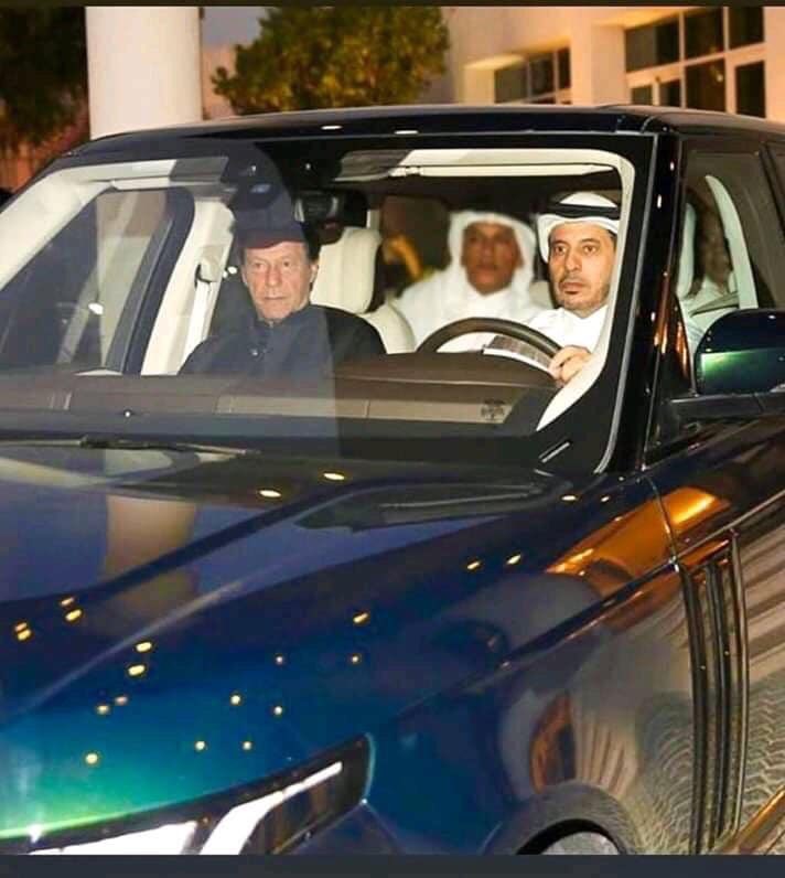 FiveStars_5S's tweet photo. وہ جو ڈرائیور کا طعنہ دیتے تھے، قطری نے ان پر لعنت بھجوا دی ڈرائیونگ کر کے۔ یہ سفارتی آداب ہوتے ہیں ، تم ن لیگ جاہلوں کھوتے دے دماغ والوں کو کیا پتا۔ 
@MaryamNSharif @betterpakistan @Marriyum_A @KhawajaMAsif @pmln_org @hinaparvezbutt https://t.co/ZVfygXiN0h