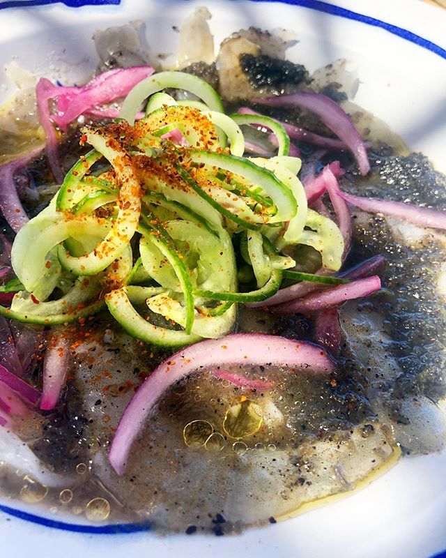 Aguachile negro con camarones de la Baja. #lunchtime #valledeguadalupe #ensenada #foodtruck #cocinadeproducto #summervibes #bestplace ift.tt/2MacyVb