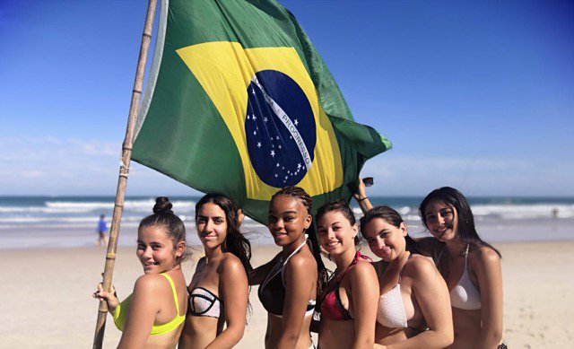 CapMonde's tweet photo. Rio de Janeiro, Ilha Grande, les chutes d'Iguaçu... Le Brésil dans toute sa splendeur 😍🇧🇷
#capmonde #brésil https://t.co/f2e1TUKhxq