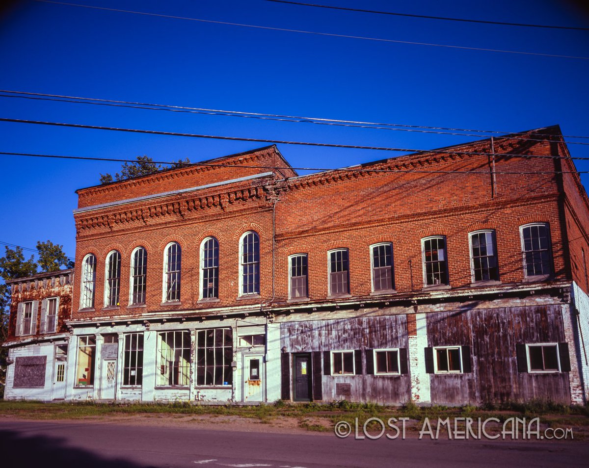 LostAmericana's tweet photo. Love Lost Americana photos? 
Want to know when the book comes out, or get a chance to win a signed print?
Signup for the email newsletter, every 50 signups I give out a new print. Just 20 signups from the next drawing. https://t.co/8vFGfN7VAh https://t.co/OEE8j9zsu1