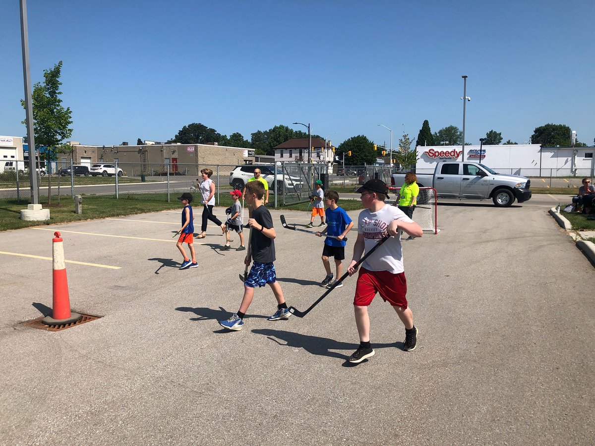 karen_vecchio's tweet photo. I stopped by the @STPSmedia today for a quick period of ball hockey! Please check out the St. Thomas Police's page for upcoming events officers and Citizens on Patrol will be hosting. 
Tomorrow (Thursday July 25th) they will be hosting basketball! 
#EML #StThomasProud https://t.co/vRMEDoGFFS