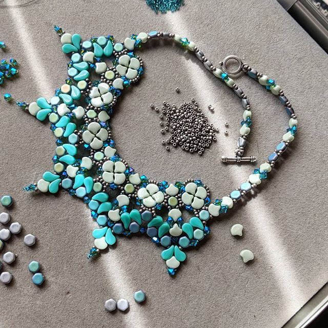 Reposting @shinyfancythings:
What do you do when you think you've done too much? Add more, of course! 😂😂😂 #bead #bibnecklace #beadweaving #beadedjewelry #beadersofinstagram #beadingpattern #beadingtutorial #beadednecklace #beadwork #beadedjewelryofinstagram #jewelryofinstagram