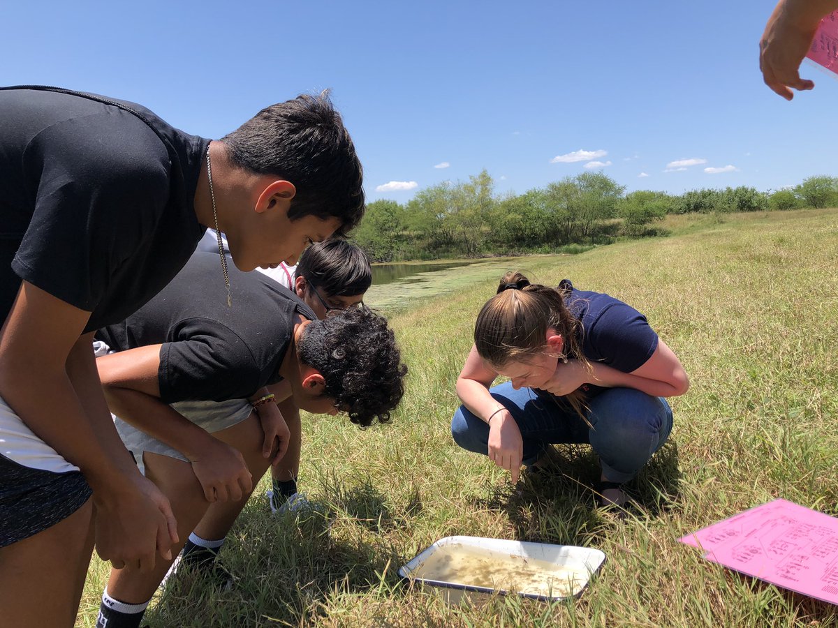 GearupSinton's tweet photo. Sinton Middle School doing some water sampling at #WelderWildlifeRefuge #gearup_sinton https://t.co/vaFVWd8zJS