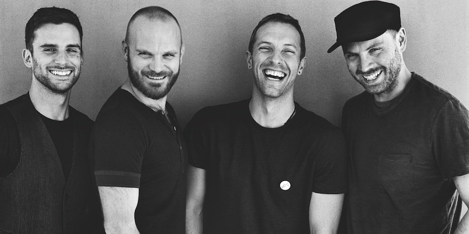 coldplayxtra's tweet photo. Coldplay members have held recording sessions in Paris over the past couple of weeks according to L'essentiel 🇫🇷

Notable observations
🎤 Chris: Mentioned in article
🎸 Guy: Paris posts on IG
🤓 Rik: Paris posts
🎻 Davide Rossi: 'recording' comments on IG

https://t.co/yYUWTthJWH https://t.co/e7GTh09Dem