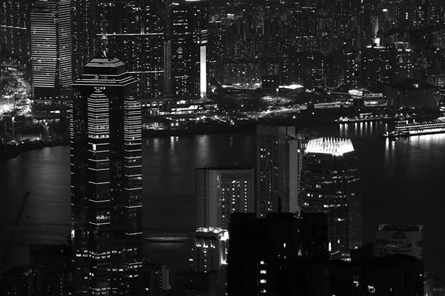 ExpatPhotograph's tweet photo. City Lights.  Taken from The Peak.

#cityscapes #hongkong #blackandwhite #travelgram https://t.co/tHvDgnYW4j https://t.co/E8TdA6KsPY