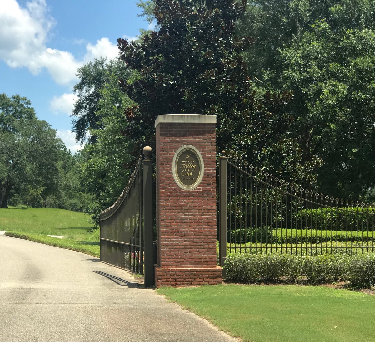TimBrando's tweet photo. Just arriving at Fazio’s latest Mississippi offering as guests of the fine folks @BeauRivage at #FallenOak the @PGATourChampions play here! https://t.co/NC6INSpdNX