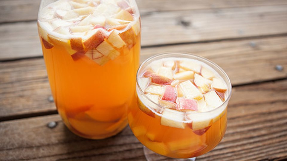 ForsaleWeight's tweet photo. Peach-Mango Sangria recipe
1 scoop pro bcaa
1 whole peache
1 whole mango
1 medium apples
12 oz soda water
Add 1 scoop of BCAAs to 12 oz of water in a pitcher.
Cut up peach, mango, and apple into bite-sized pieces and add them to the pitcher.
Add the soda water. https://t.co/bSq7RLdYMa