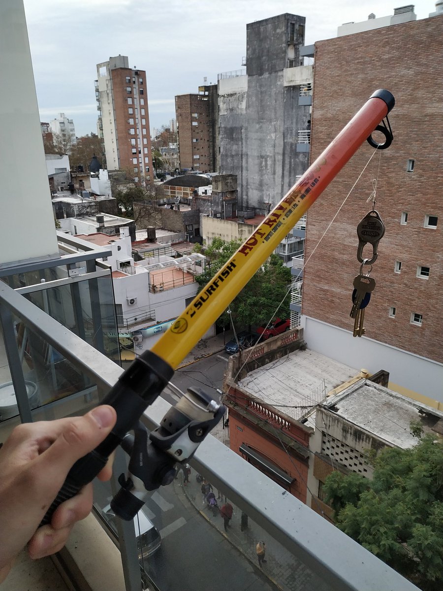 Aleezarate1's tweet photo. ¿Cuál es tu nivel de paja para bajar a abrirles a las personas?. Yo me hice una caña específica para eso. https://t.co/JfE22Qba80