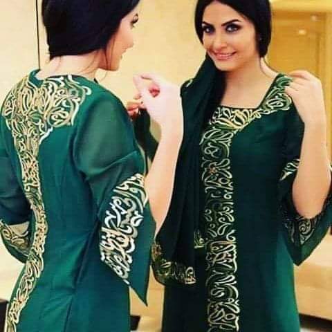 العنق عنق الرّيم والخد وضّاح
يطوي جديله فوق الأمتان طيّا

العين سودا وسطها سيف ذبّاح
والوجه يضوي مثل نجم الثّريّا