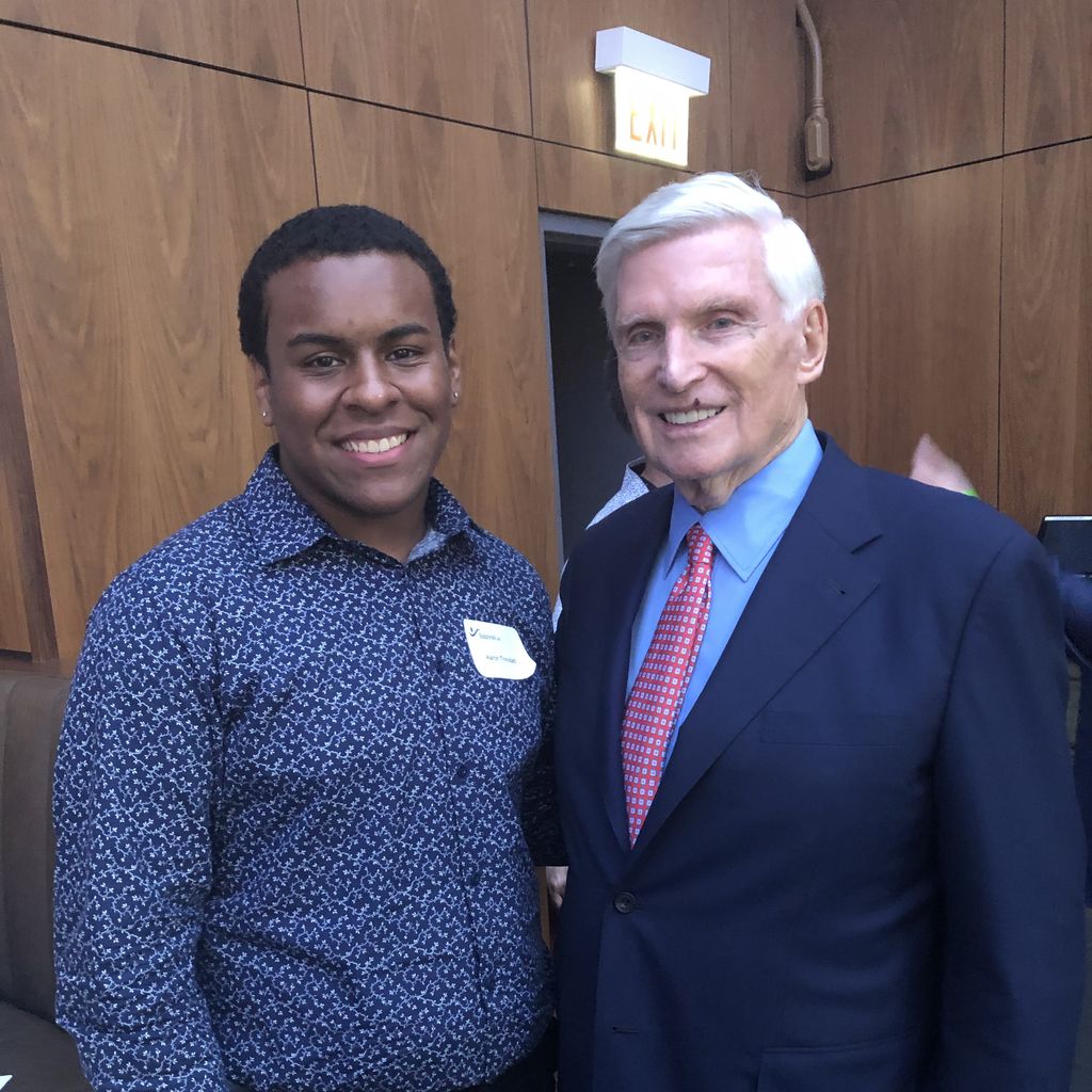 HolyTrinityChi's tweet photo. "I'm living my best life. I definitely didn't realize how fun an internship can be. It sheds some light into the insurance world, which is something I wasn't looking into, but now I am because I realized how great it is." Aaron Trinidad '20, intern at @RSG_insurance #HumansofHT https://t.co/kUaFPRQ40M