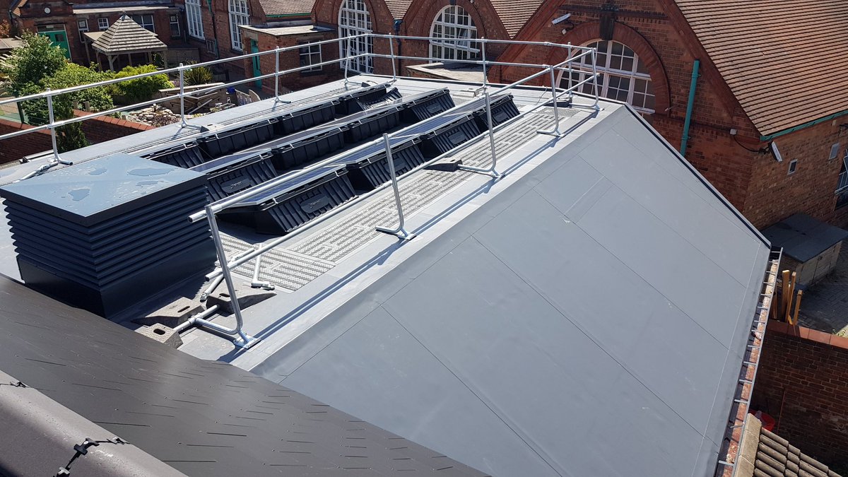 DerwentRoofs's tweet photo. Slopes, vertical, solar, walkways and handrails. All with our expertly fitted @SikaSarnafilUK membrane and @KingspanIns_UK insulation. This new school building will soon be open bringing new space for the children. Great work @DerwentRoofs team! https://t.co/jJYGZRS3oB