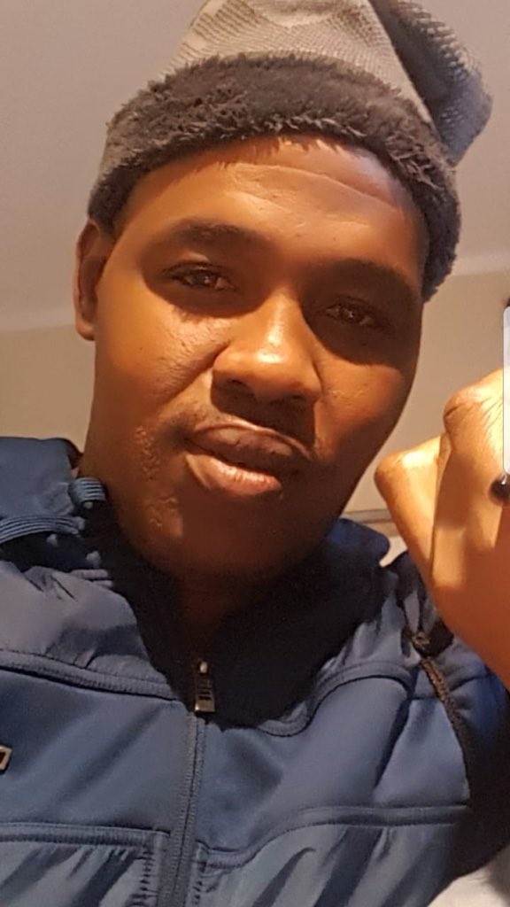 KENNETHMALAKA's tweet photo. @hothaata @ByronMasakona Ke kopa membership card Monna Daniel. https://t.co/s9WuV9iKUJ