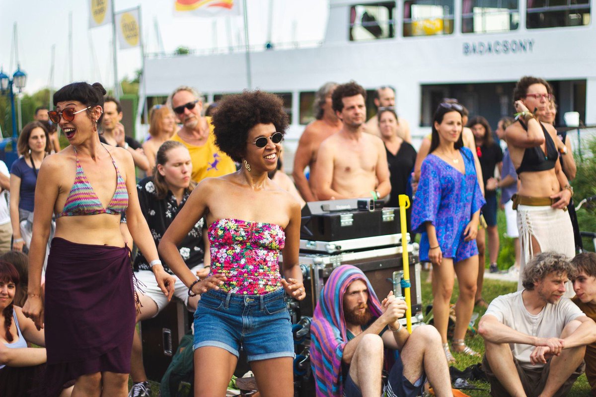 babelsoundfest's tweet photo. Friday feeling 🌺 https://t.co/1ur7FMfTtd