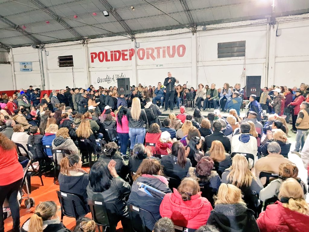 AdrianJBrito's tweet photo. #Ayer #ClubAzalais #PJCAPITAL Compartimos #plenario 
junto a los vecinos, amigos y cros de las #secc7° y 13°. Estuvimos reunidos escuchando a ntros candidatos a diputados de #HacemosXCba p/q en agosto sigamos defendiendo a Cba, cuidemos lo que es ntro 💪 #DiputadosPorCórdoba https://t.co/FKYyuPNLSu