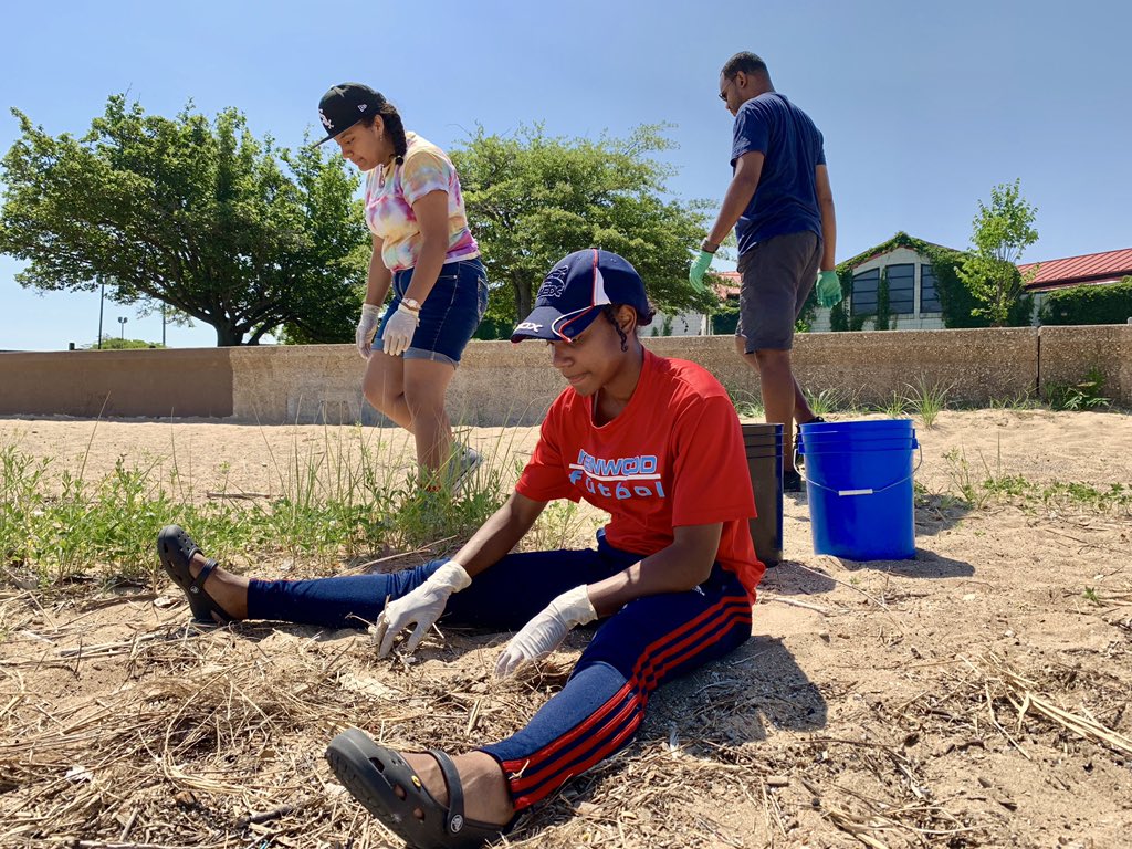 SheddLearning's tweet photo. Our teens enjoyed beautiful weather during the beach clean up and learned from @SheddResearch staff characteristics unique to sand dunes. #SheddTeenWorkStudy https://t.co/h4lrfIa3qA