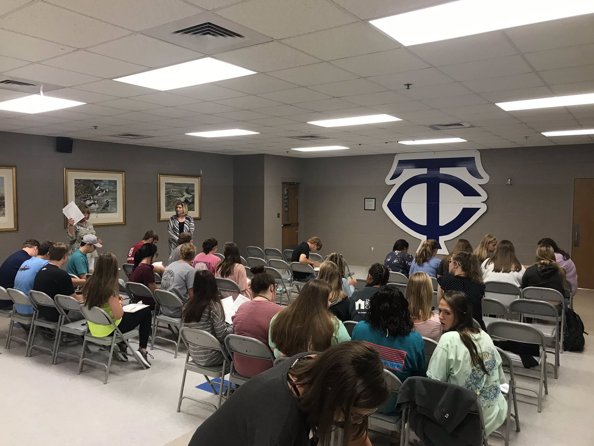 BeckLaDonna's tweet photo. Northside Rams in Wildcat country today for coop workshop with @JuniorAchievementTusCo. https://t.co/0zLlXBcDAc