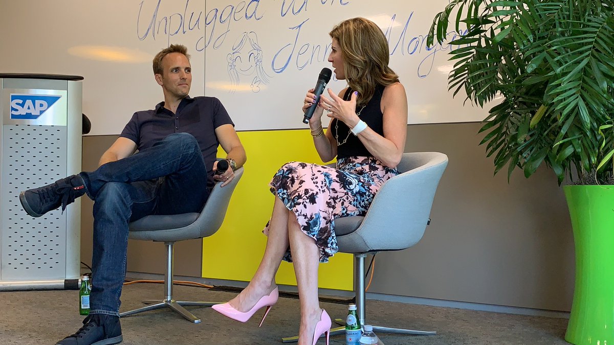 HouseGiles's tweet photo. Super day spending time with @SAPSalesCloud  &amp; @JenniferBMorgan discussing the future of Sales and Experience. Most important - time spent with so many of our talented team who work with relentless passion to deliver a beautiful service to thousands of customers #thanksrockstars https://t.co/DGaGdlSgIX