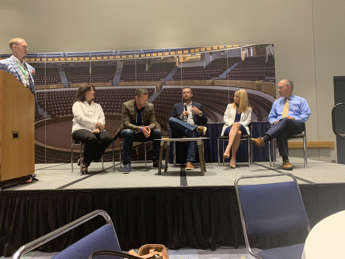 Kaylahree's tweet photo. Surround yourself w/expert consultants, keep convo going with venue peers, &amp; be prepared for tech to keep changing. #5G

@IAVMWHQ #VC19

@hendersonengs @kevknowssports @JulieLeClairHEI @JessicaAKoch #chipfoleytruaccess #mattmessickdallascowboys #randybrownwarmemorialcoliseum https://t.co/xCT2trWj1k
