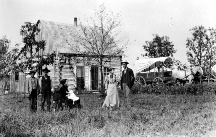 SHSofMo's tweet photo. #DYK that #SHSMO has over 17,000 pictures in our Digital Photograph Collection? Here are four of our favorites. What are yours? Learn more about your history at https://t.co/GF4dgUUvTS. [P632, P164, C3888, P425] #Missouri #ShowMe #ShowMeHistory #photography #photos https://t.co/RsPpWQHYWk